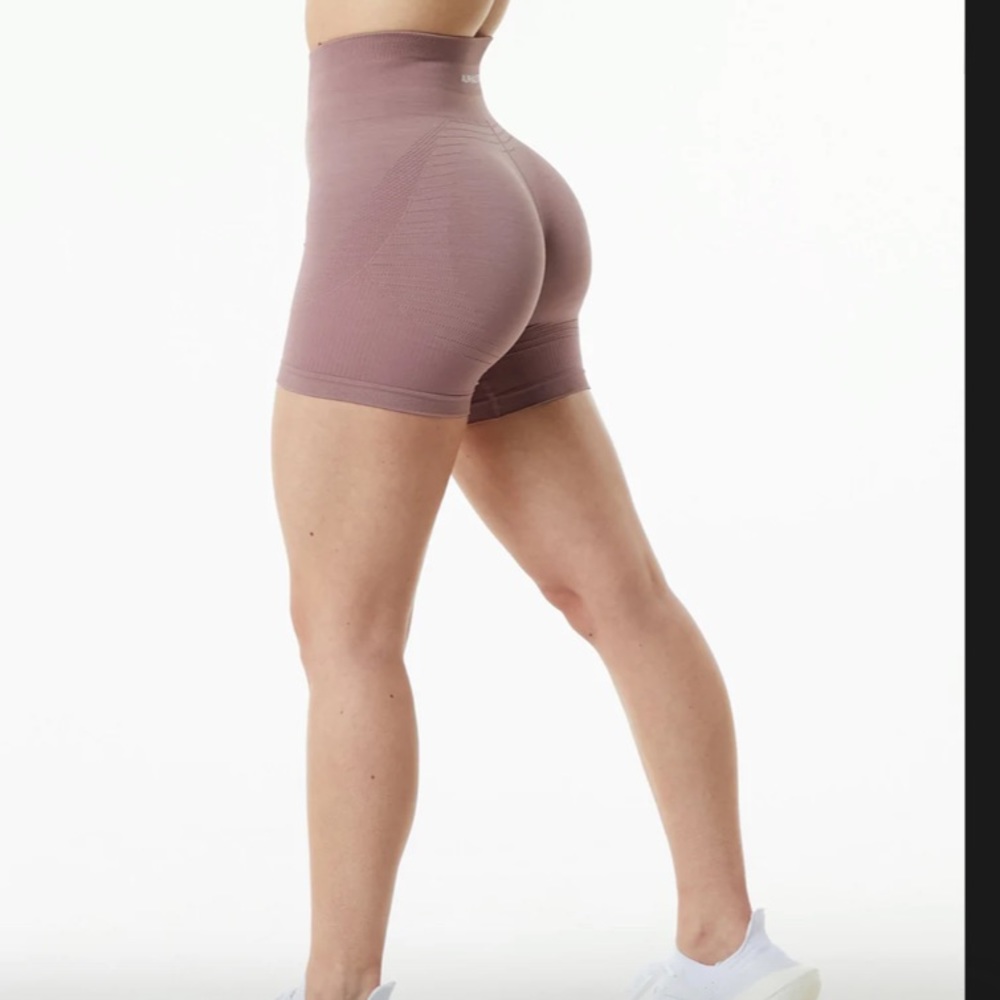 Alphalete ozone short mauve